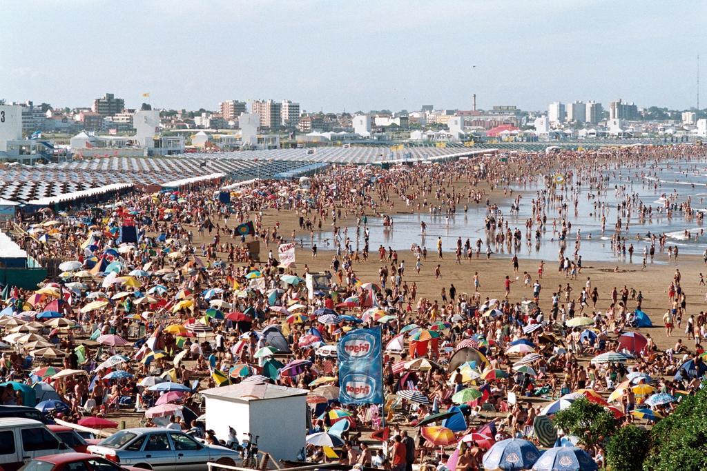 Apart Hotel Family Mar del Plata Exterior foto